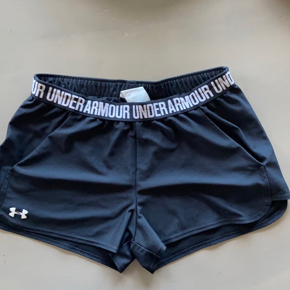 Under Armor heat gear athletic shorts. Size XL